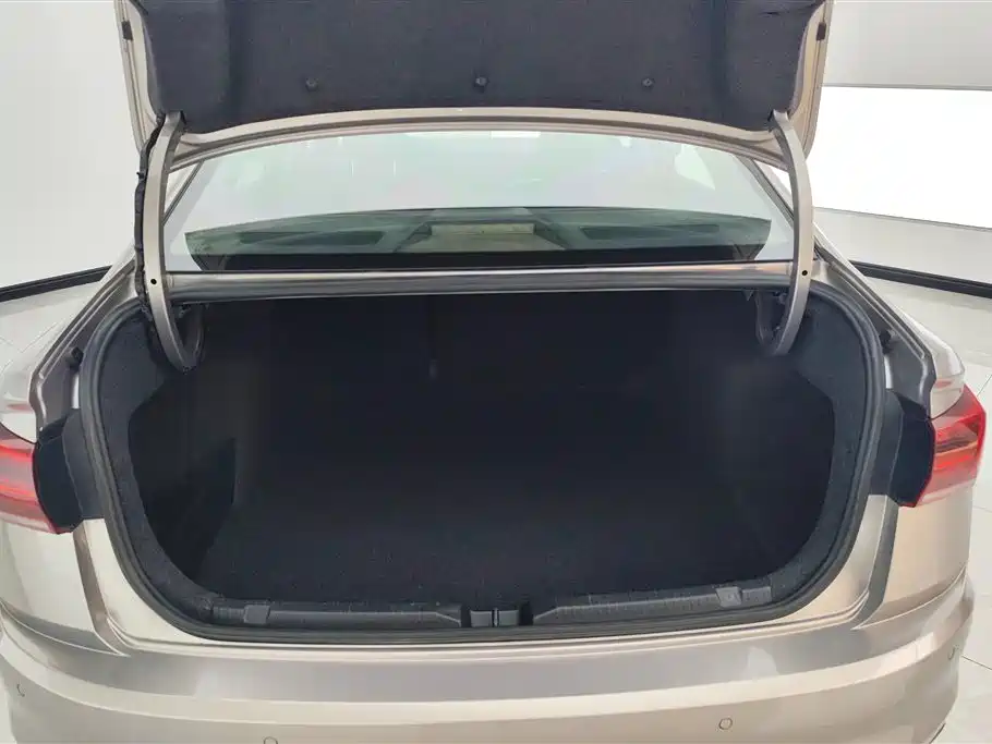 Bora 1.5 L Auto Fashion