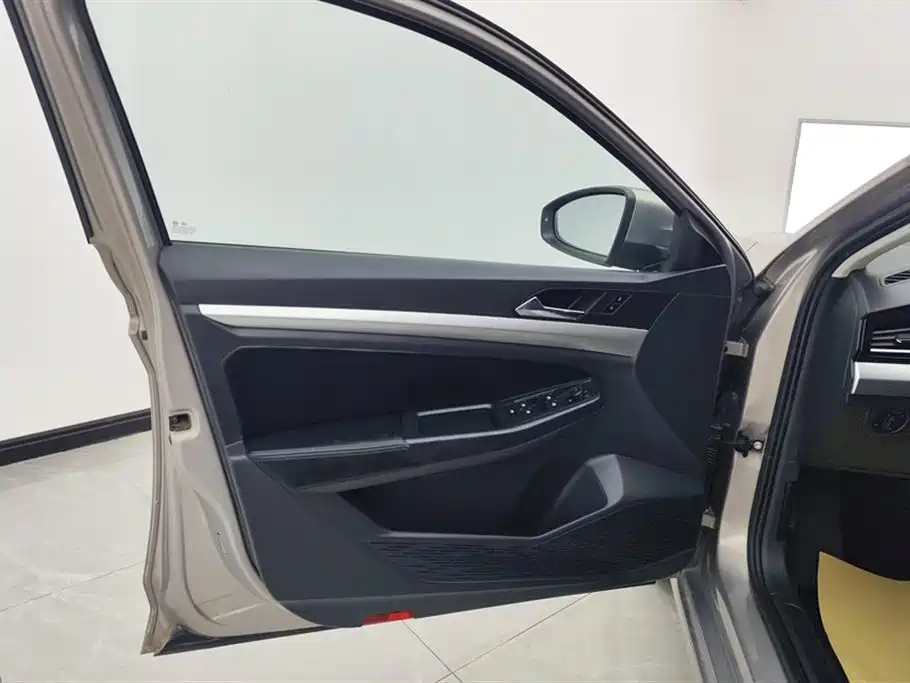 Bora 1.5 L Auto Fashion