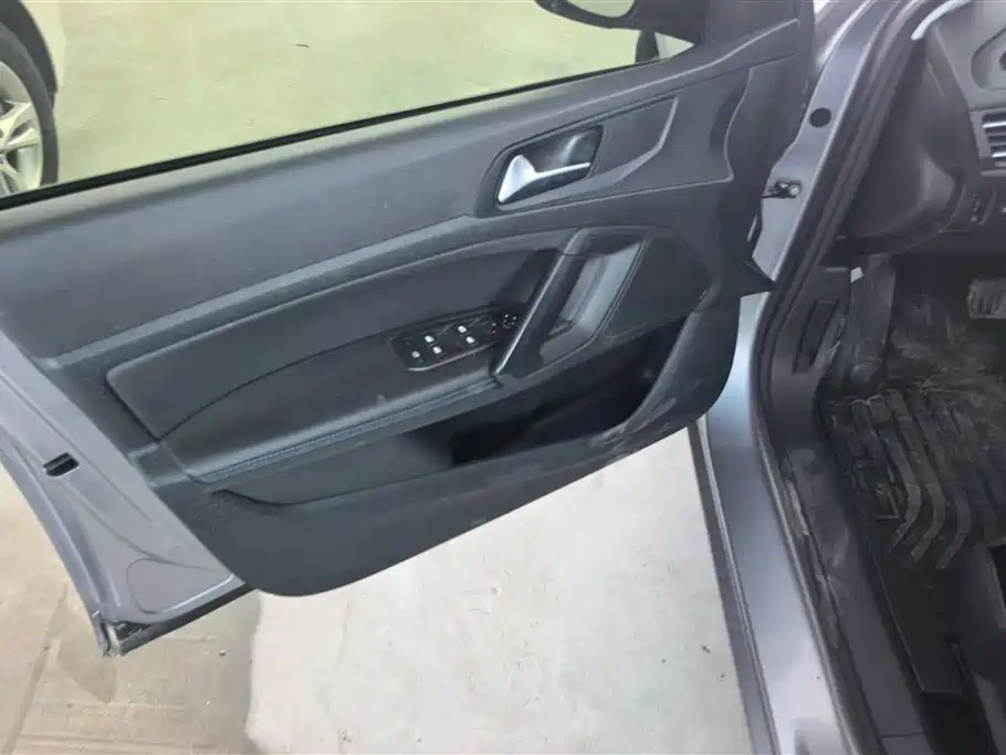 Peugeot 308 1.6 L Auto Fashion