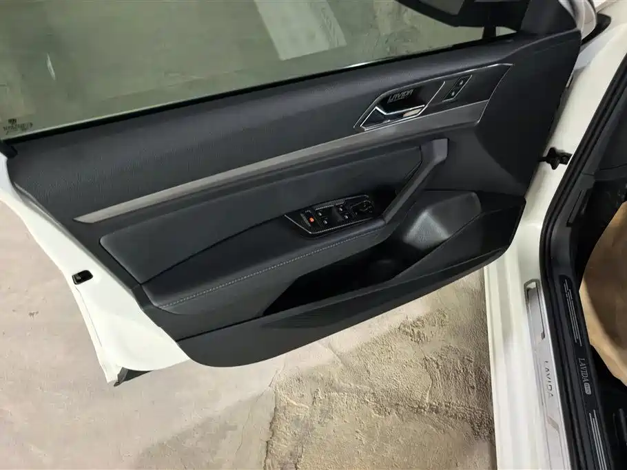 Lavida 1.5 L Auto Comfort