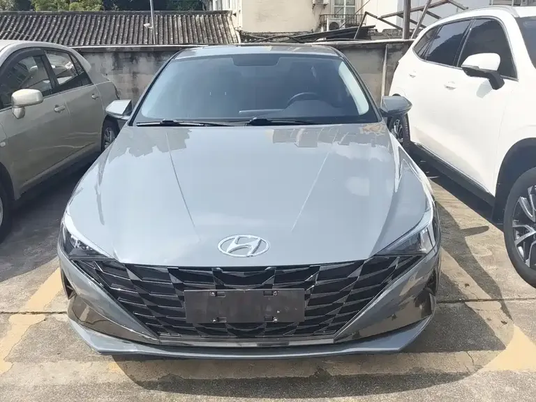 Hyundai Elantra 1.5 L CVT TOP Flagship