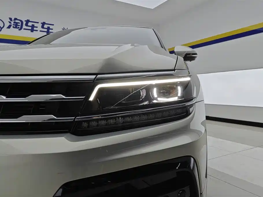 Tiguan L 330 TSI Auto 2 WD R-Line Flagship