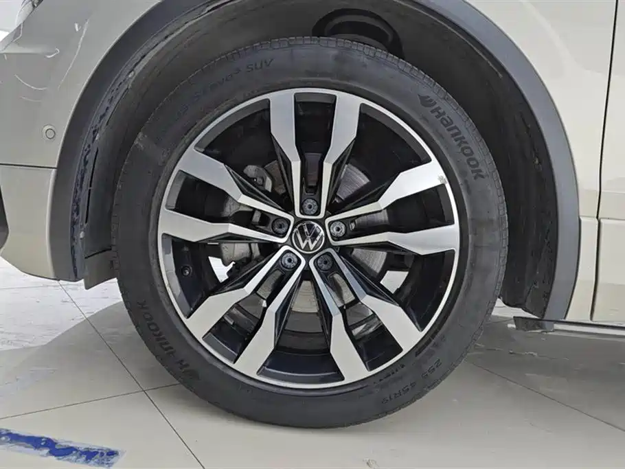 Tiguan L 330 TSI Auto 2 WD R-Line Flagship