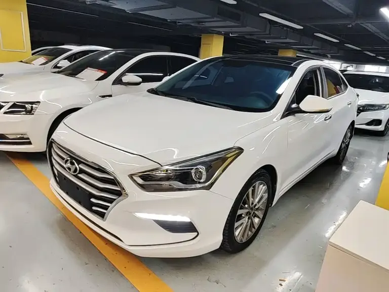 Hyundai Mistra 1.8 L Auto Intelligent GLS CN-V