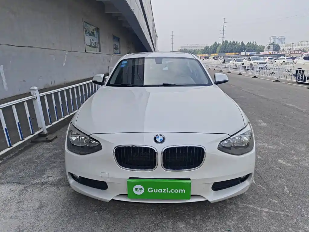 BMW 1 Series (Import) Facelift 116 i Leading