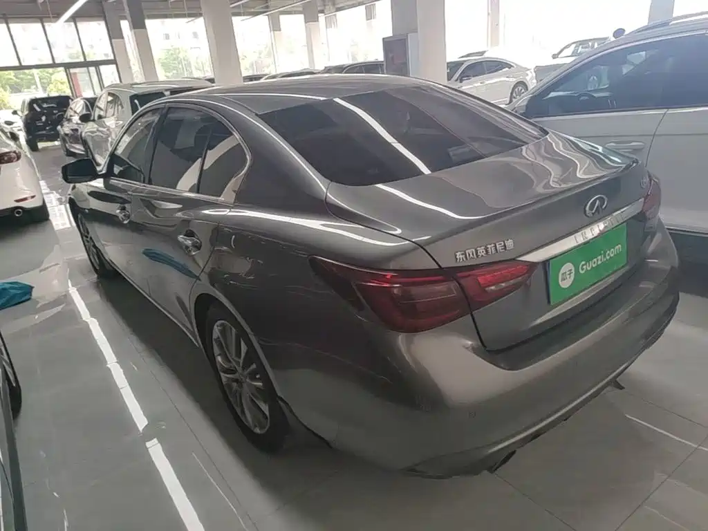 Infiniti Q50 L 2.0 T Comfort Enjoyment CN-VI