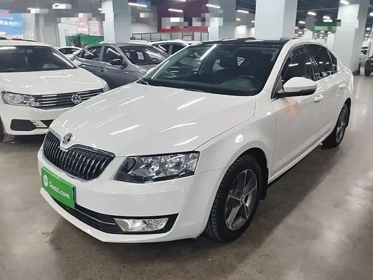 Skoda Octavia 1.6 L Auto Smart Travel