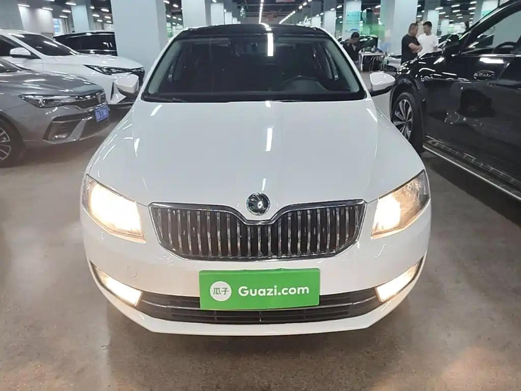 Octavia 1.6 L Auto Smart Travel