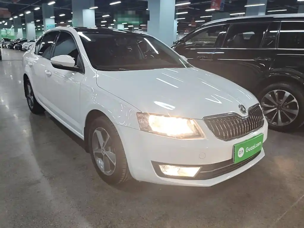 Octavia 1.6 L Auto Smart Travel