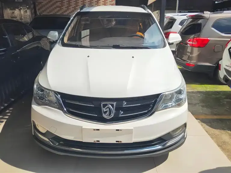 Baojun 730 1.5 L Manual Comfort 7-seat CN-V