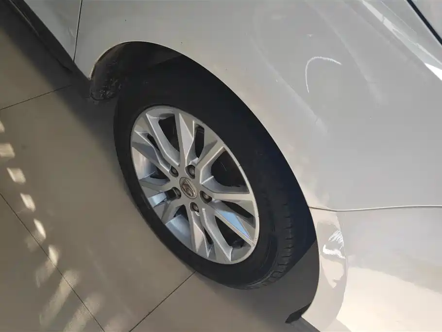 Baojun 730 1.5 L Manual Comfort 7-seat CN-V