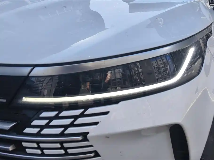 Destroyer 05 Glory DM-i 120 KM Luxury