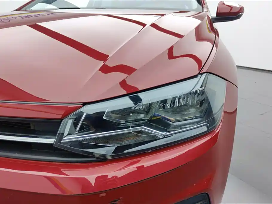 Polo Plus 1.5 L Auto Colorful Tech