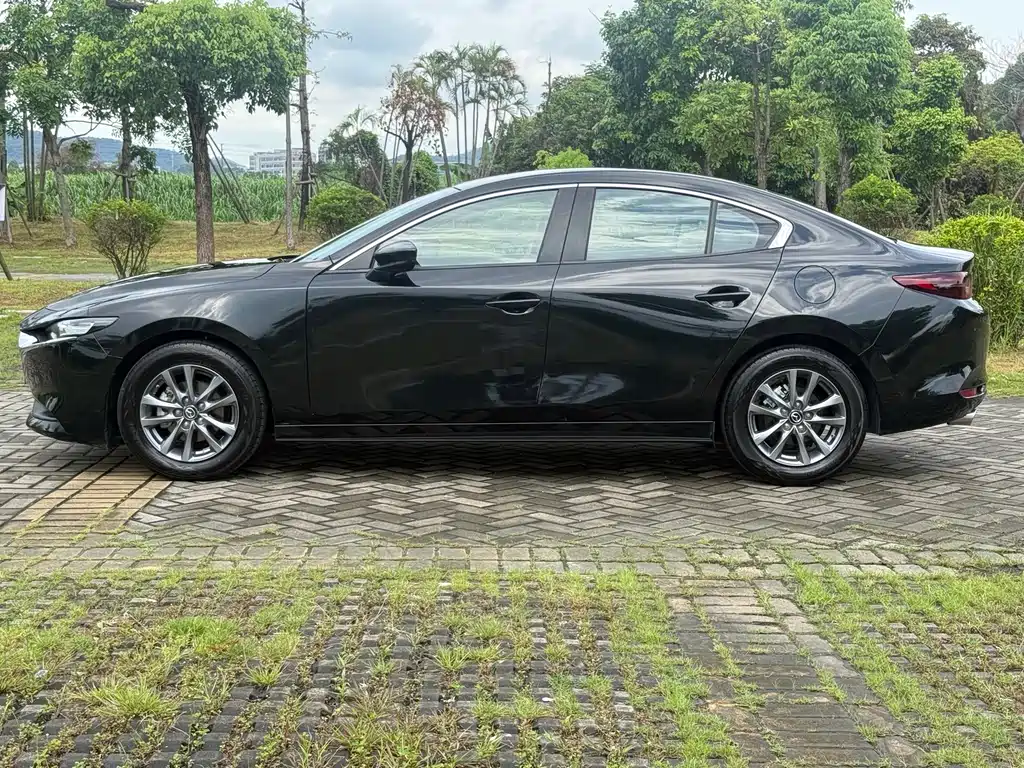 Mazda 3 Axela 1.5 L Manual Quality Beauty