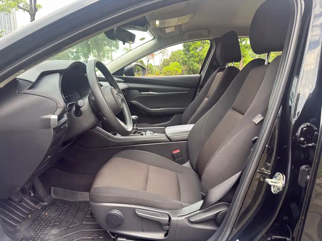 Mazda 3 Axela 1.5 L Manual Quality Beauty