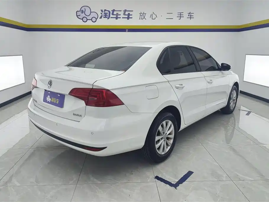 Bora 1.5 L Auto Fashion