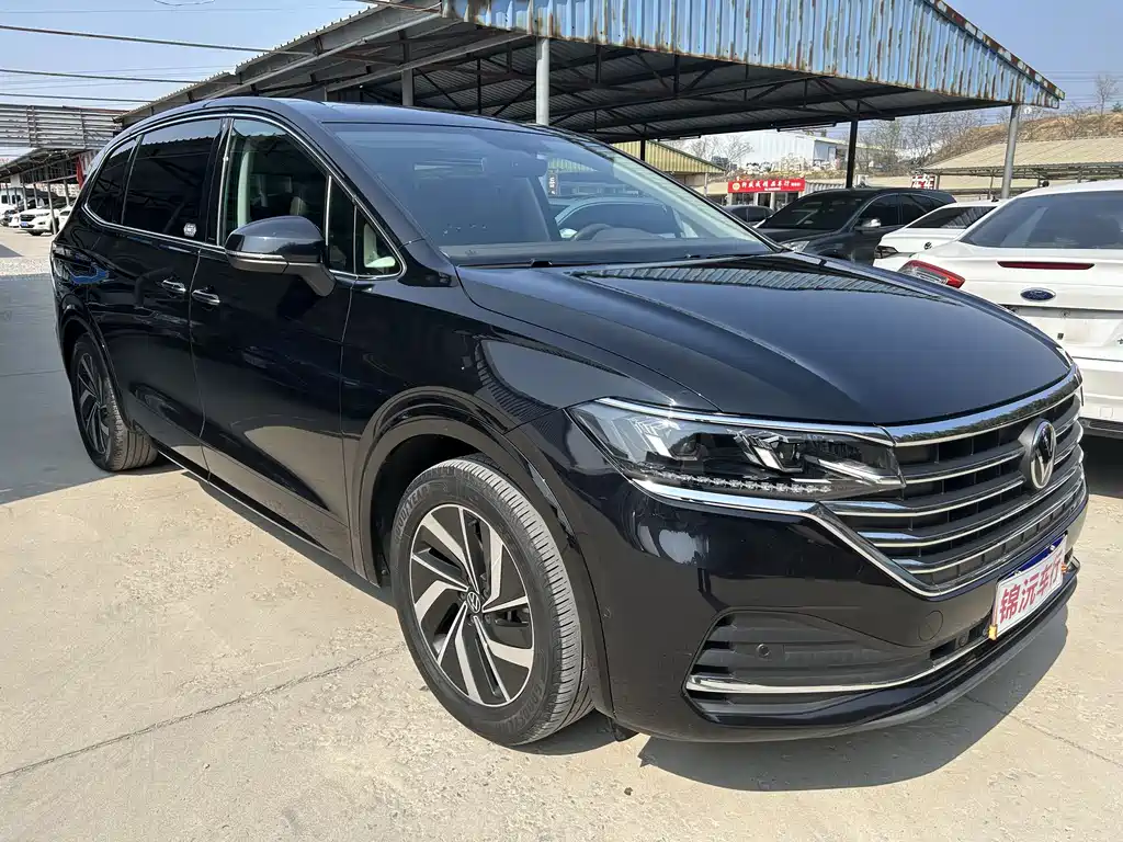 Viloran 330 TSI Luxury