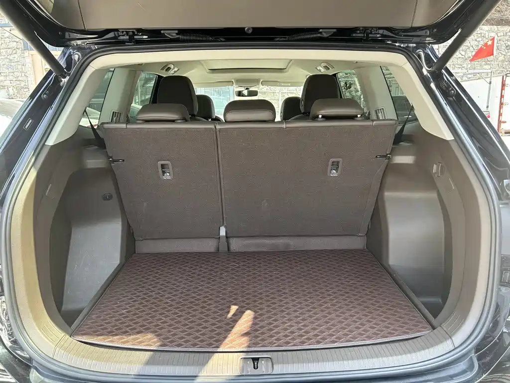 Viloran 330 TSI Luxury