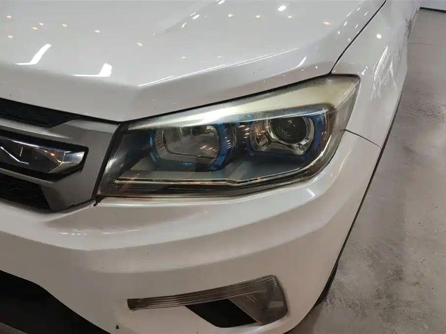 Changan CS75 2.0 L Manual Leading CN-IV