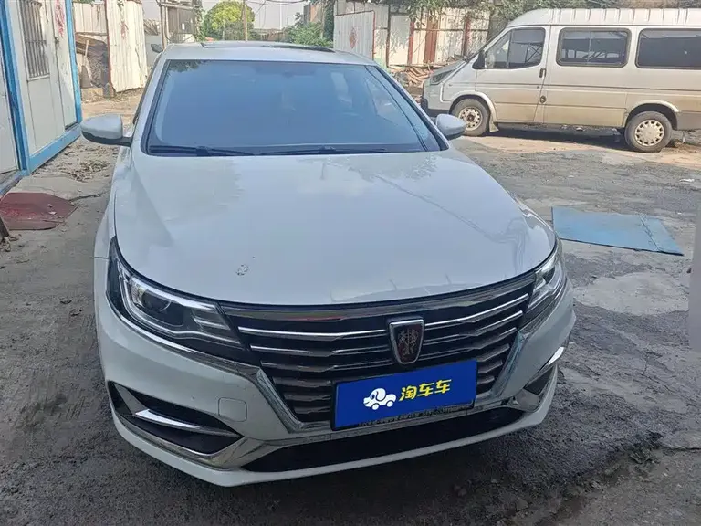 Roewe i6 Classic PLUS 1.6 L Manual 4 G Connected Flagship Bravo