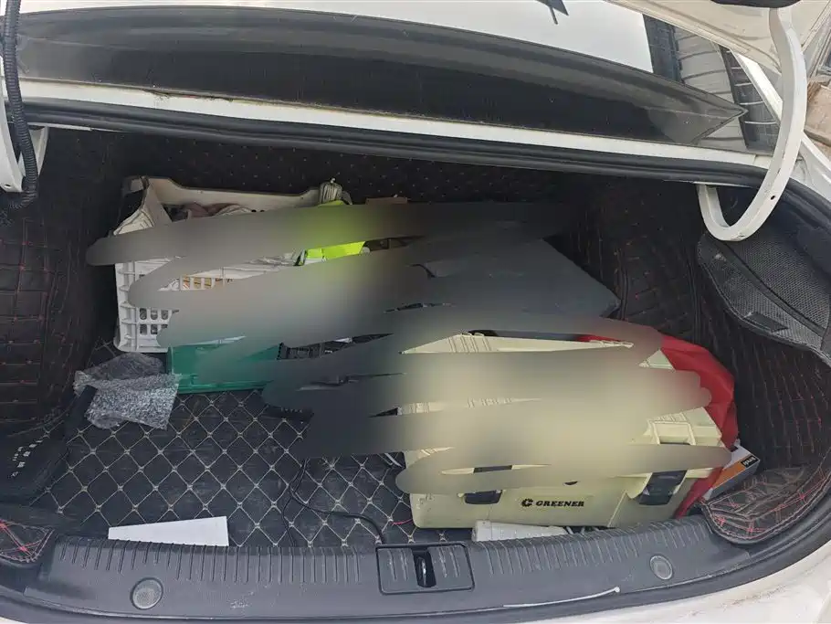 Roewe i6 Classic PLUS 1.6 L Manual 4 G Connected Flagship Bravo