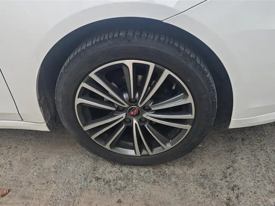Roewe i6 Classic PLUS 1.6 L Manual 4 G Connected Flagship Bravo