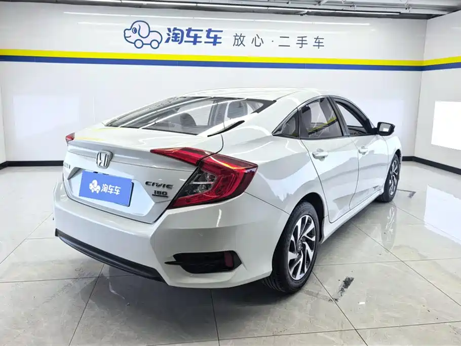 Civic 180 TURBO CVT Style Joy CN-VI