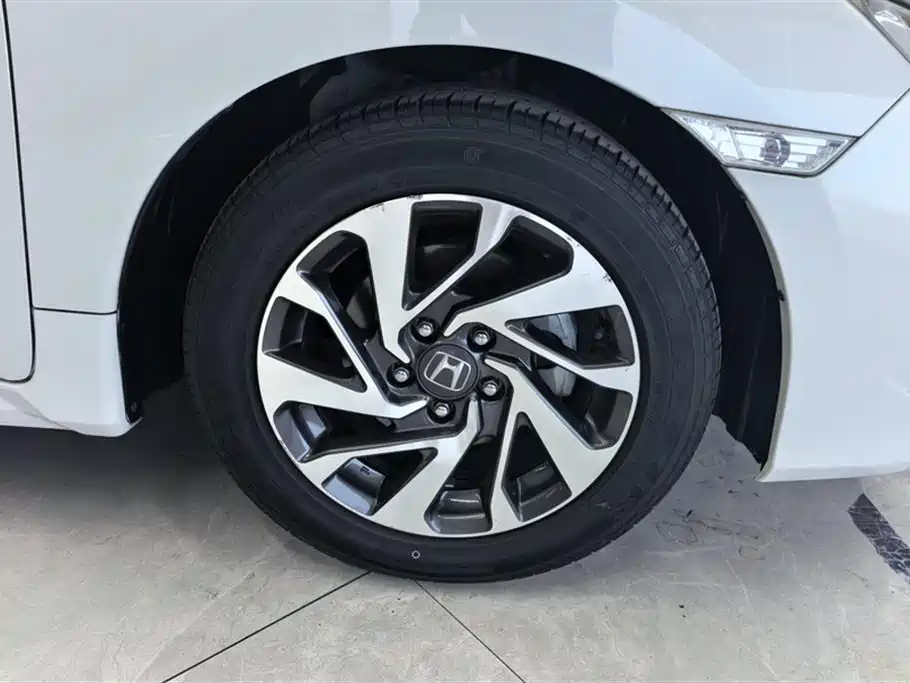 Civic 180 TURBO CVT Style Joy CN-VI