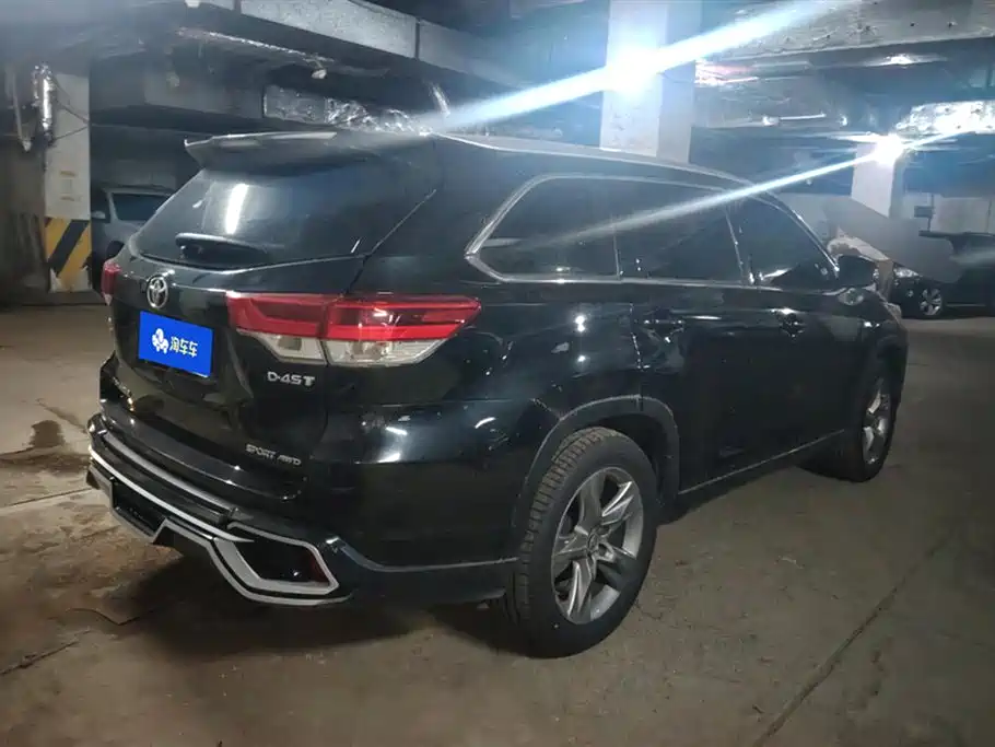 Highlander 2.0 T 4 WD Luxury 7-seat CN-V