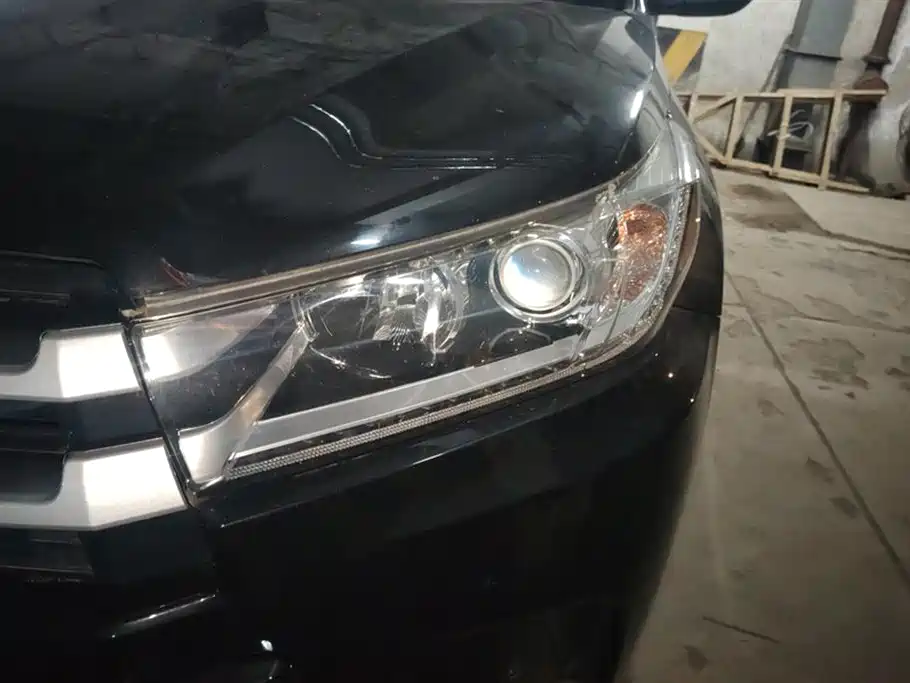 Highlander 2.0 T 4 WD Luxury 7-seat CN-V