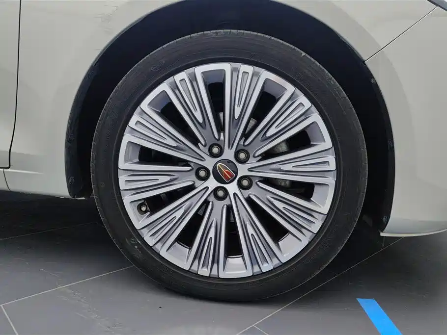 Hongqi H5 Classic 1.5 T DCT Flagship Charm