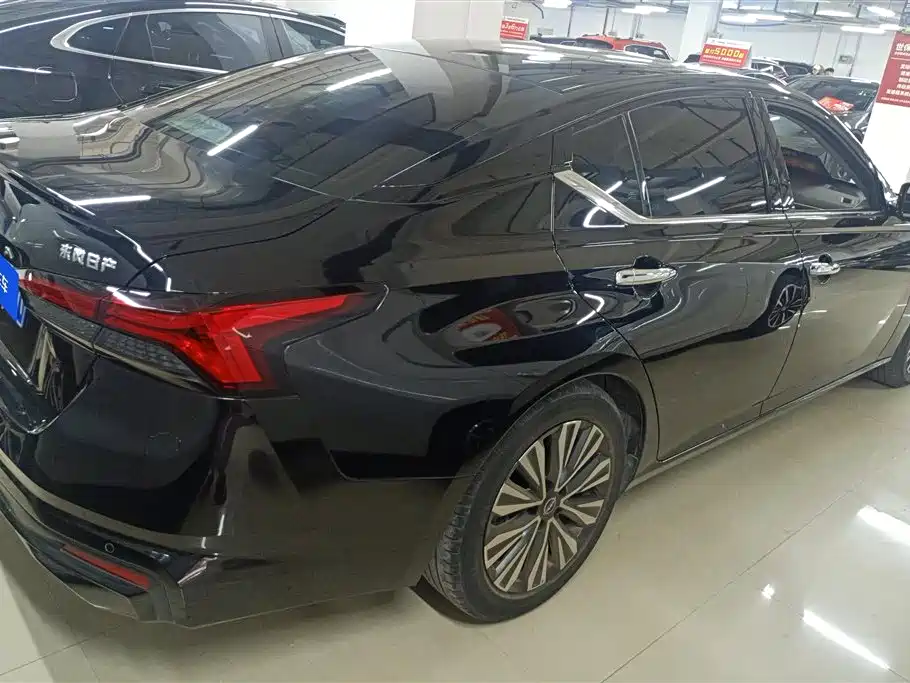 Teana 2.0 L XL-TLS Joy