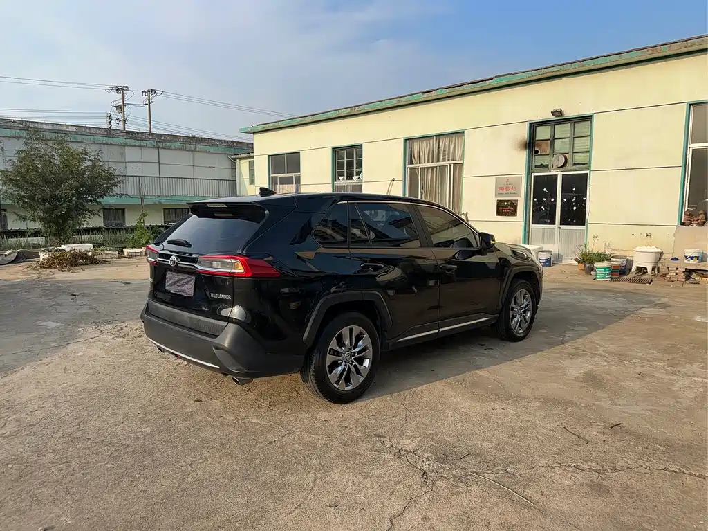 Wildlander 2.0 L CVT 2 WD Luxury PLUS