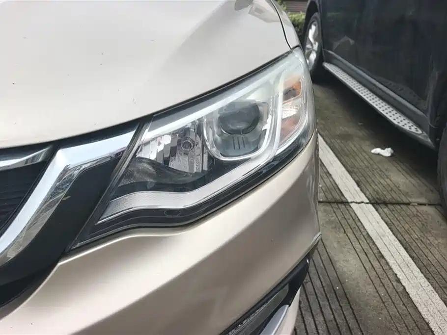 Vision 1.5 L Auto Happy