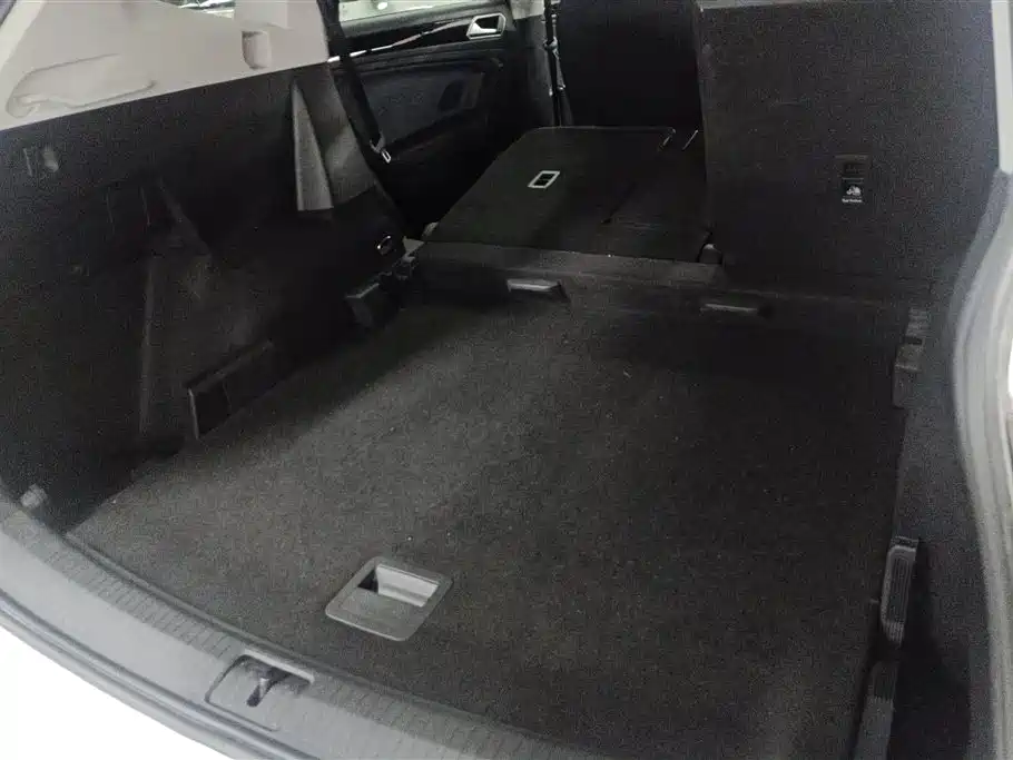 Tiguan L 330 TSI Auto 2 WD Smart Enjoyment