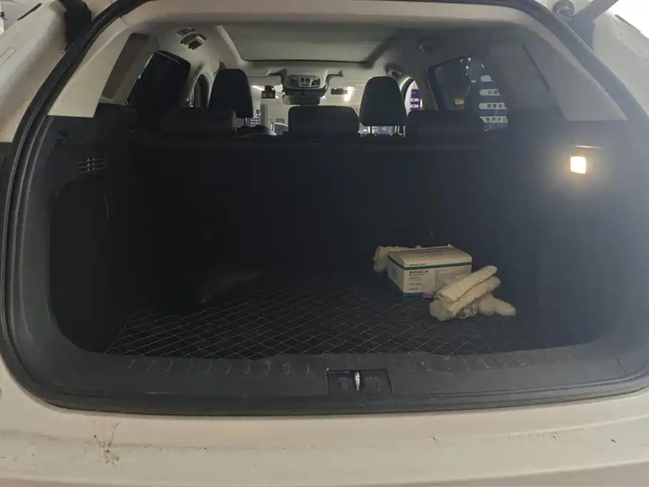 WEY VV6 2.0 T 2 WD Smart Guard +