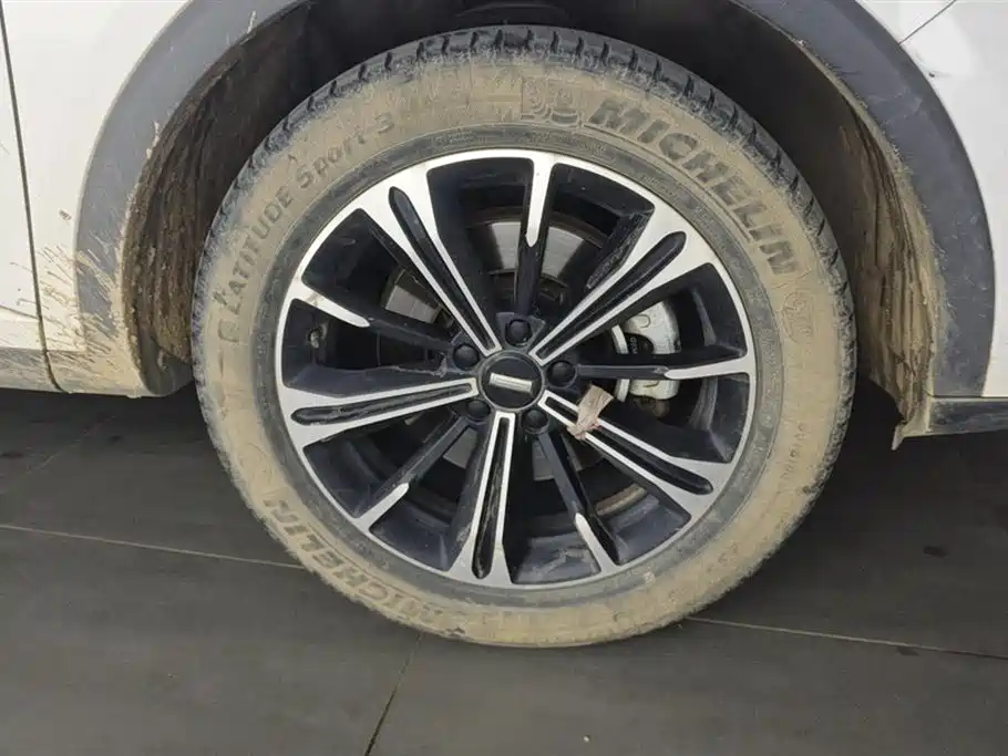 WEY VV6 2.0 T 2 WD Smart Guard +
