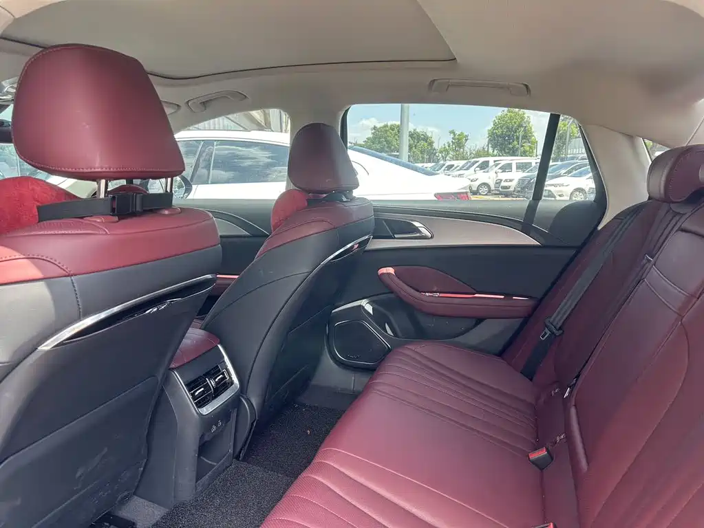 Hongqi H5 2.0 T Auto Connected Flagship