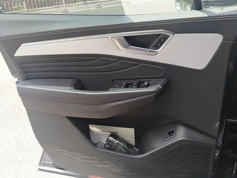 Talagon 380 TSI 4 WD Luxury Premium Realm Pro 6-seat