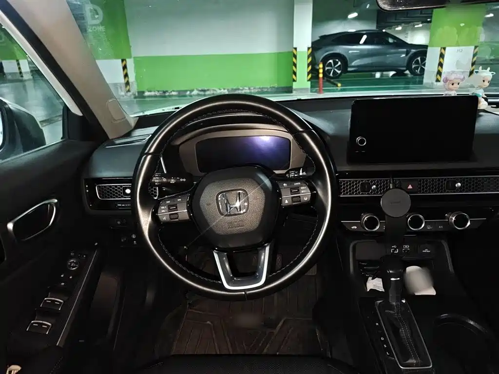 Integra 240 TURBO CVT Luxury