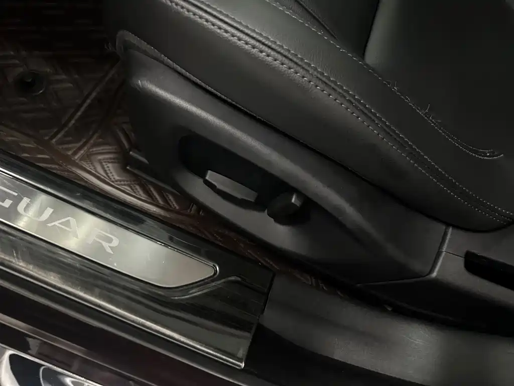 Jaguar XFL XFL 2.0 T 200 PS 2 WD Elegance