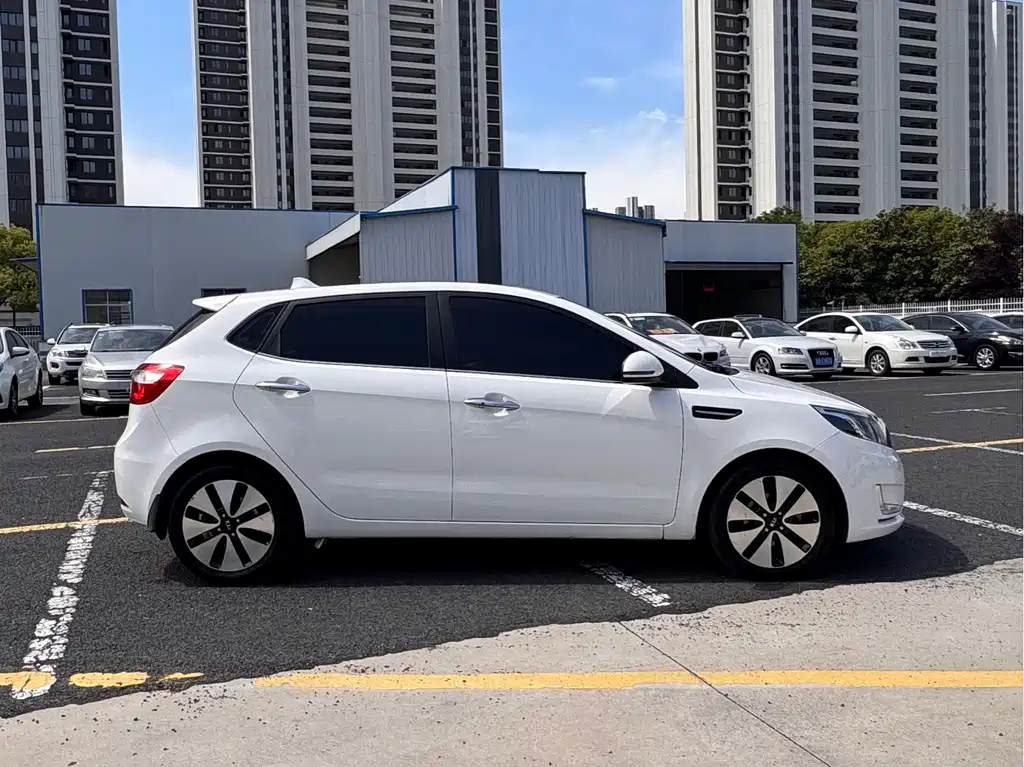 Kia K2 Hatchback 1.6 L AT Premium