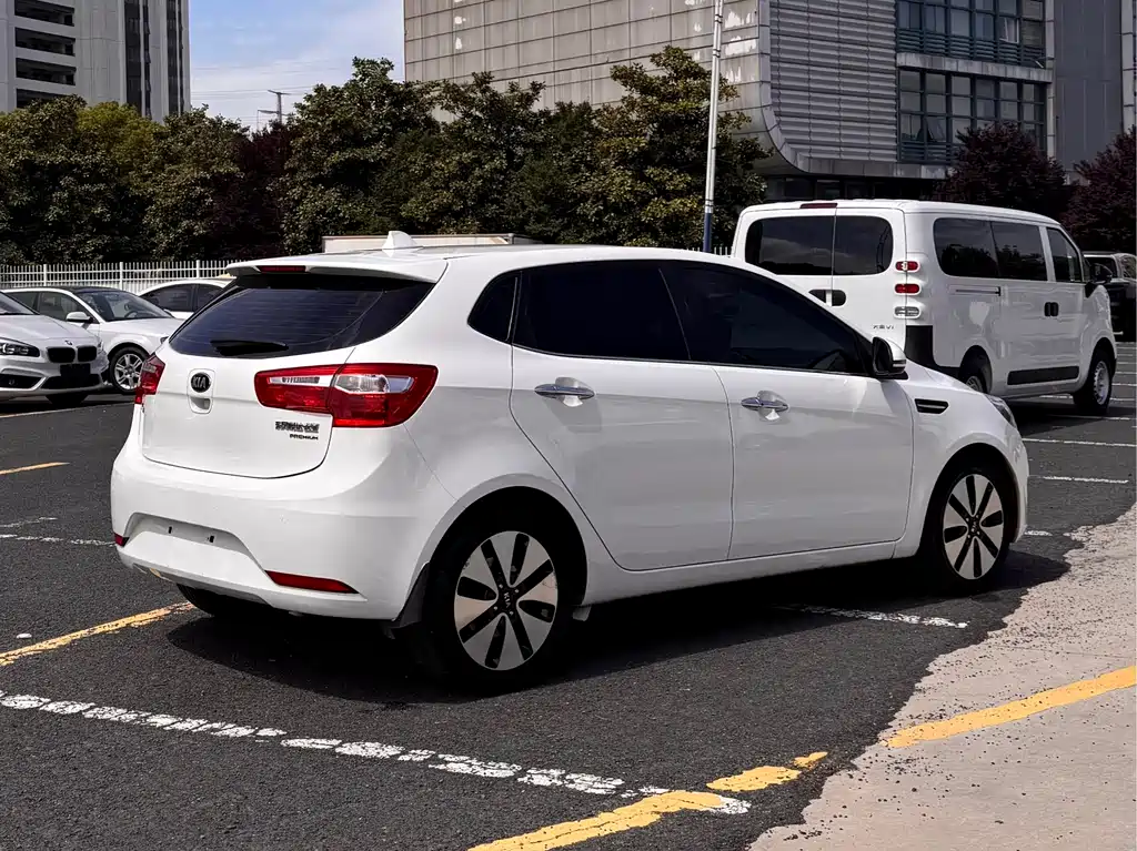 Kia K2 Hatchback 1.6 L AT Premium