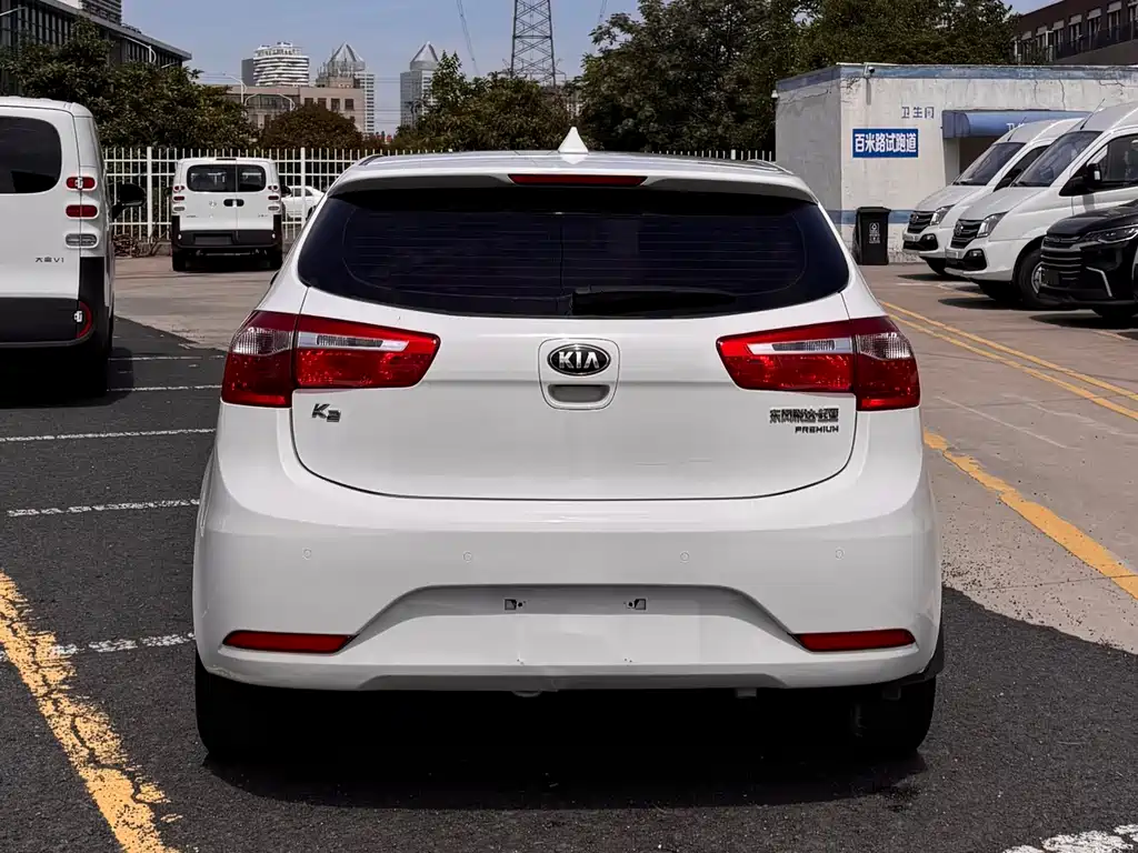 Kia K2 Hatchback 1.6 L AT Premium