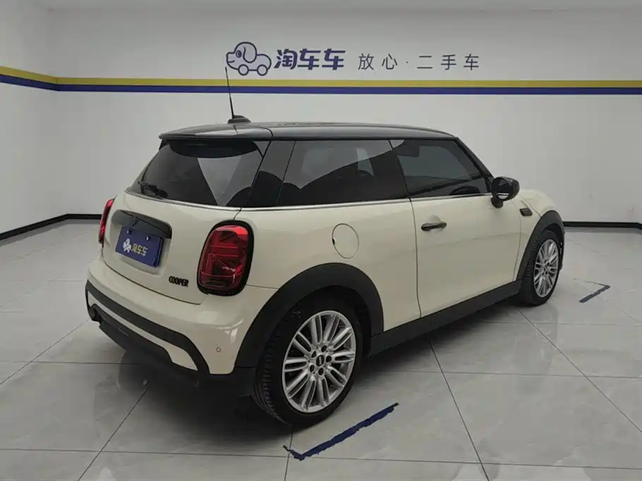 MINI 1.5 T COOPER Artist