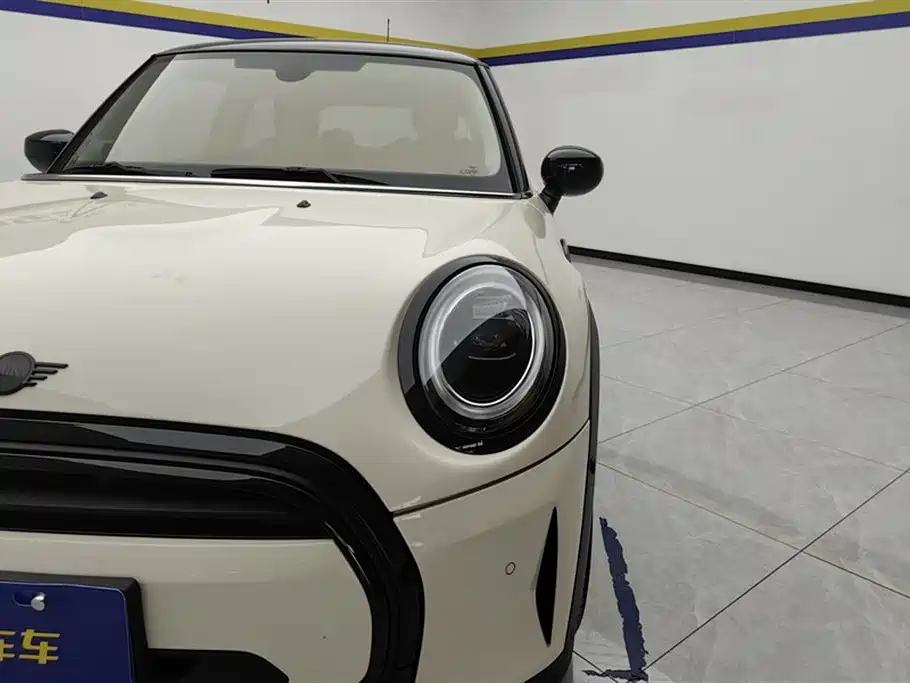 MINI 1.5 T COOPER Artist
