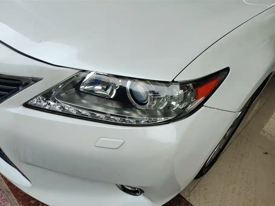 Lexus ES 雷克萨斯ES 2014款 300 h 舒适版