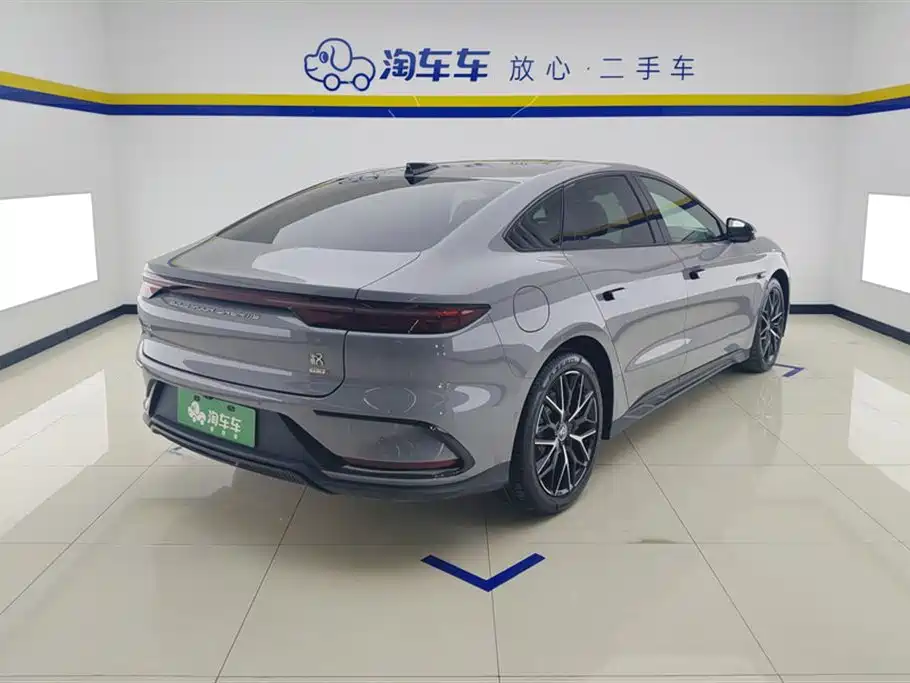 Han DM-i Smart Drive 125 KM Honored