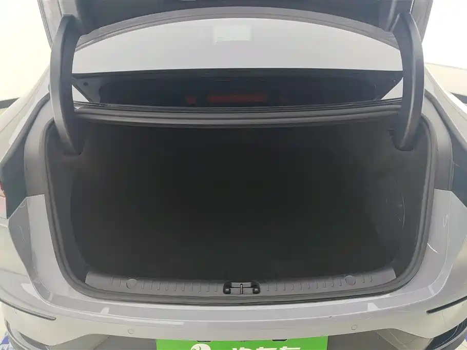 Han DM-i Smart Drive 125 KM Honored