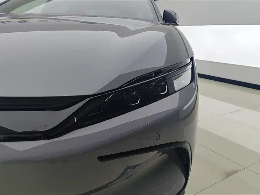 Han DM-i Smart Drive 125 KM Honored